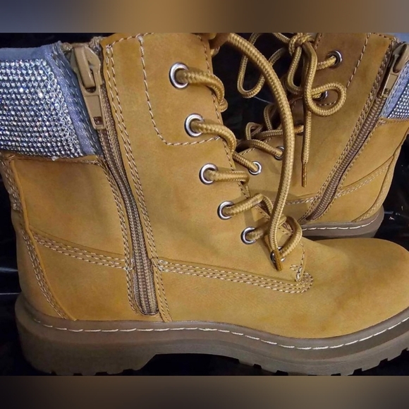Beautiful!Rhinestone Embellished Ladies Work n Play Boots by Wild Pair/New, Sz 6 - Picture 8 of 10